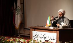 خادمان بقاع متبرکه امام زادگان را به مردم دنیا بشناسانند