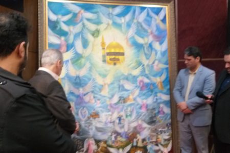 تابلوی نقاشی «دست خدا» در مشهد رونمایی شد