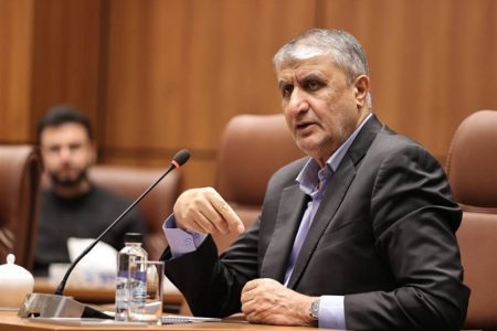 ملت ایران با انتخاب مسیر عزت و پیشرفت، در سمت درست تاریخ ایستاده است
