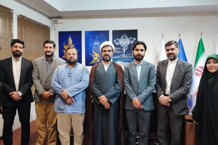 مشهد مقدس، بزرگ‌ترین رسانه انسانی جهان است