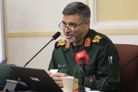 دشمن با بهره‌گیری از ابزار رسانه، جنگ شناختی و عملیات روانی را دنبال می کند