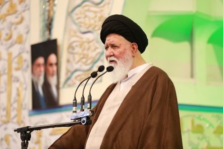 باید نگاه به دشمن در میدان جهاد و میز دیپلماسی یک شکل باشد