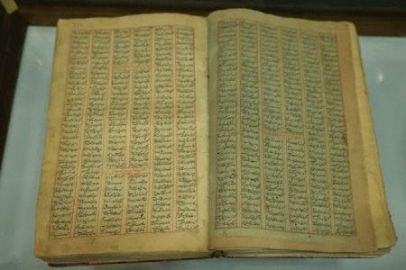 ۳۴ جلد خطی با محوریت شاهنامه در کتابخانه آستان قدس موجود است