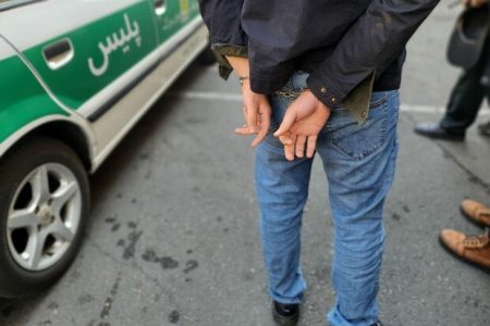سارق مسلح به ضرب گلوله پلیس زمین گیر شد