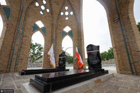 آیین رونمایی از یادمان شهدای والامقام بوستانهای خورشید و اردیبهشت