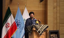 مفلحون زنان و مردانی هستند که پای کار انقلاب و مردم می ایستند