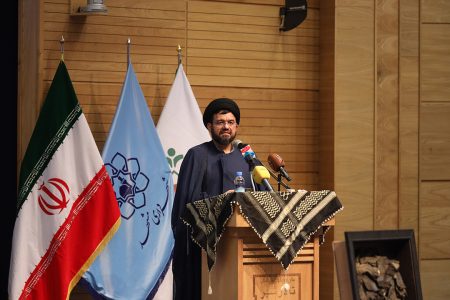 مفلحون زنان و مردانی هستند که پای کار انقلاب و مردم می ایستند