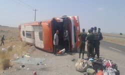 واژگونی اتوبوس در محور نیشابور ـ سبزوار ۴۵ نفر را راهی مراکز درمانی کرد