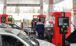 بنزین از ۱۷ شهریور سهنرخی میشود؛ جزئیات سهمیههای ۱۵۰۰، ۳۰۰۰ و ۱۰ هزار تومانی